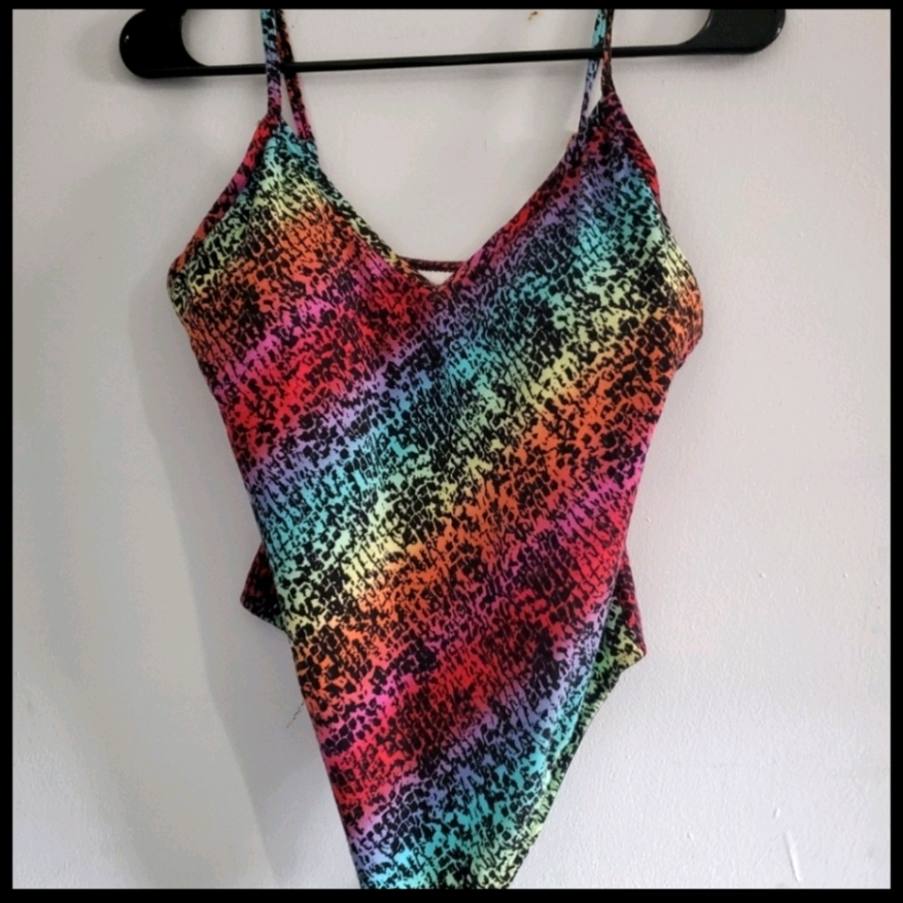 BODYSUIT